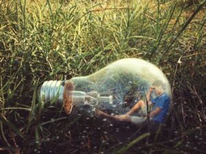 野球で投げると肘が痛い原因と対策は？