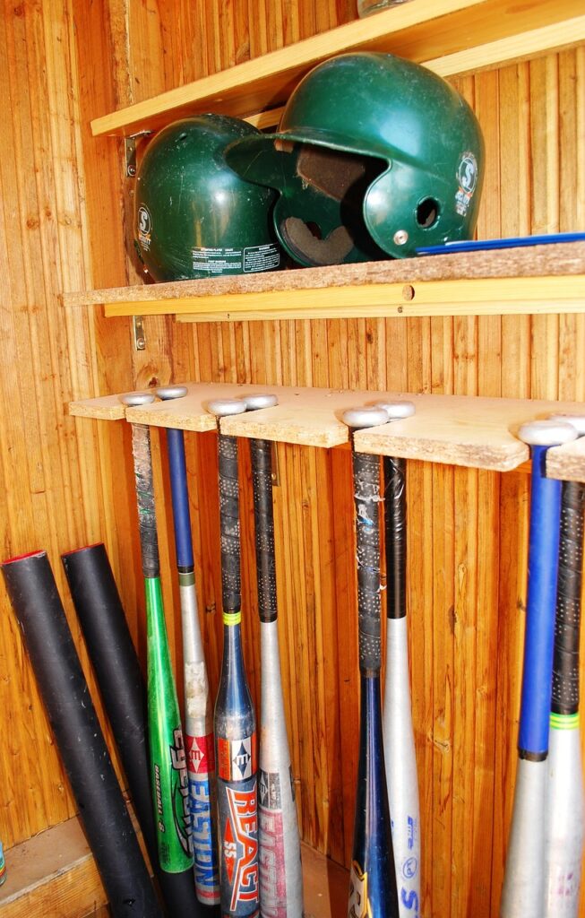 ヘルメットのショック吸収機能が野球に与える影響は？